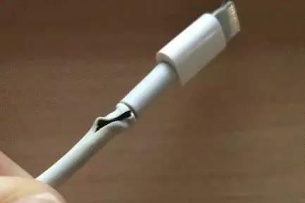 用過的手機充電器/數(shù)據(jù)線突然壞了怎么辦_還能修復(fù)嗎？-宏浩達數(shù)據(jù)線廠家告訴你如何修復(fù)數(shù)據(jù)線
