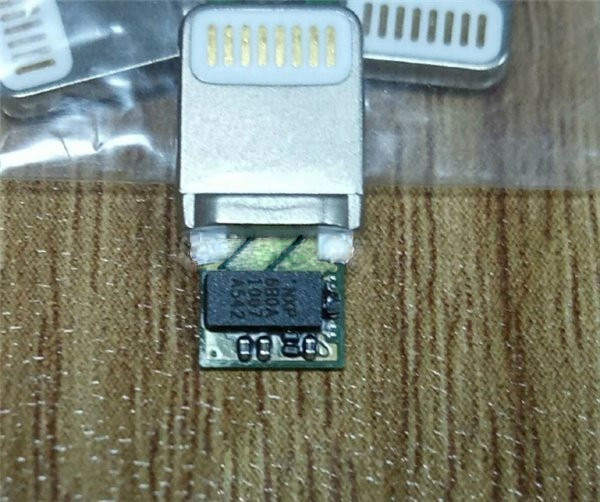 蘋果有可能要支持快充了，蘋果8 iPhone數(shù)據(jù)線最近被謀體曝光