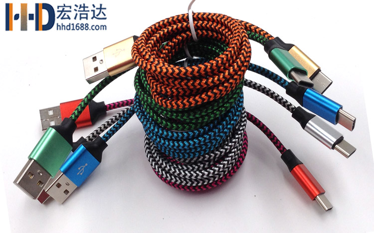 宏浩達數(shù)據(jù)線工廠愿在2018年為廣大客戶朋友提供我們最好的服務(wù)和更優(yōu)質(zhì)的產(chǎn)品